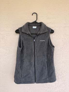 Columbia Women's Benton Springs Fleece Vest, Charcoal Grey, Size S - Full Zip